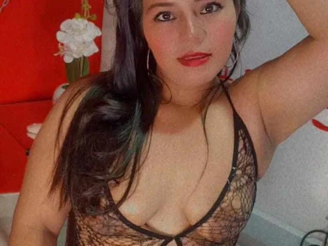 Camgirl SaraTelia en live webcam amateur