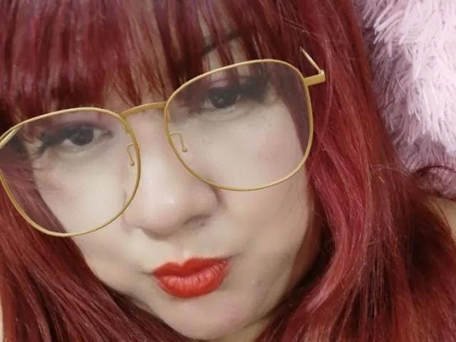 Camgirl NastyMatureHotty en live webcam amateur