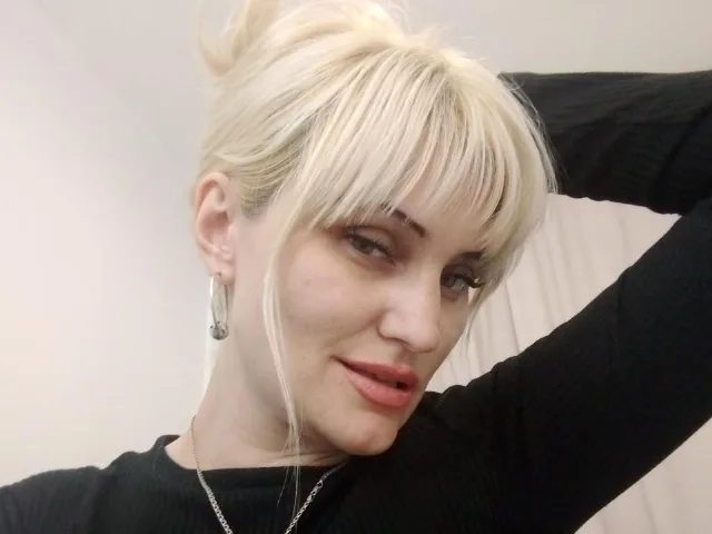 Camgirl FreyaMilly en live webcam amateur