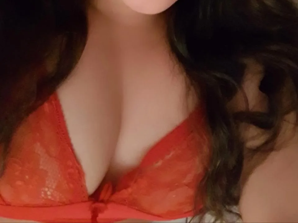 Camgirl SilviaRocco en live webcam amateur sur Mustvideos