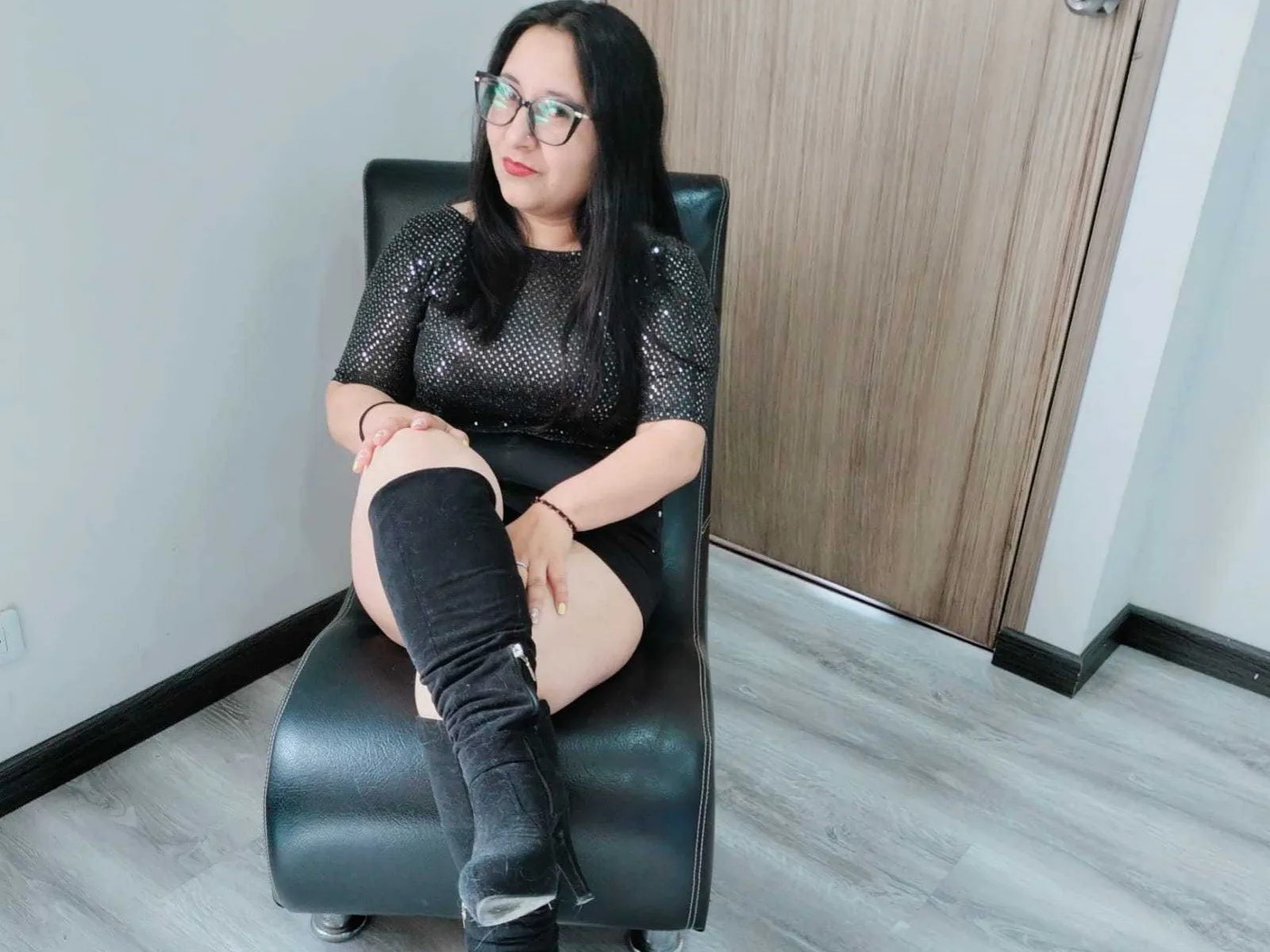 Camgirl AnnabellaKinky en live webcam amateur