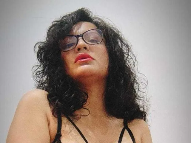Camgirl MyaCollins en live webcam amateur