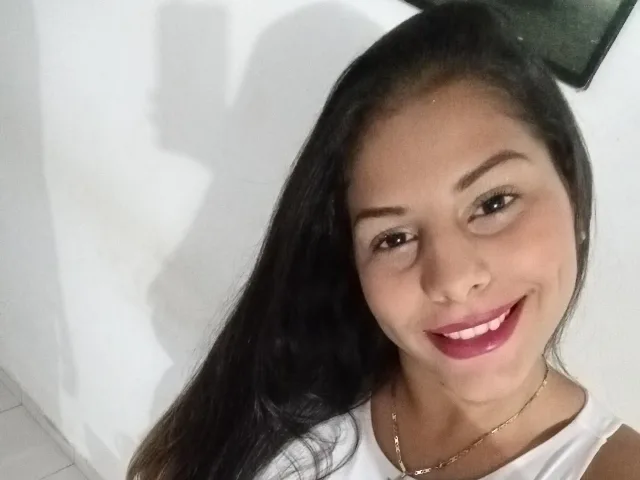 Camgirl TheSecretRoom en live webcam amateur