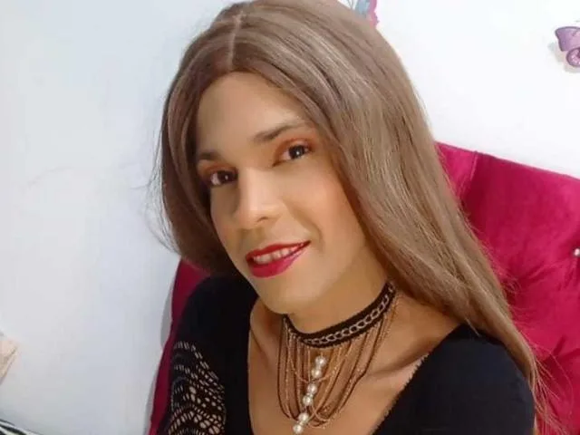 Camgirl VeneciaRossy en live webcam amateur