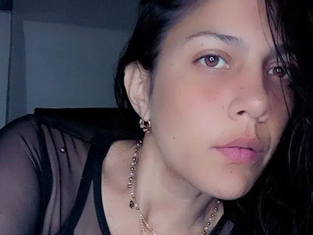 Camgirl Greycy69 en live webcam amateur sur Mustvideos