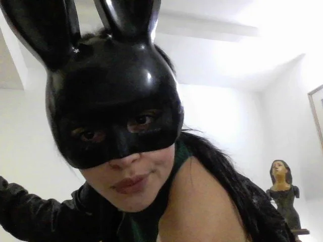 Camgirl ConejitaaHot en live webcam amateur