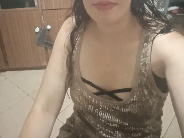 Camgirl SabrinaXFantasy en live webcam amateur