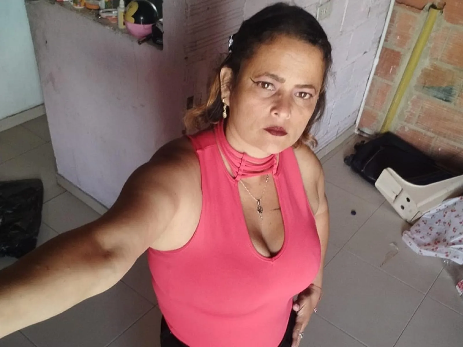 Camgirl luceroMartin en live webcam amateur sur Mustvideos