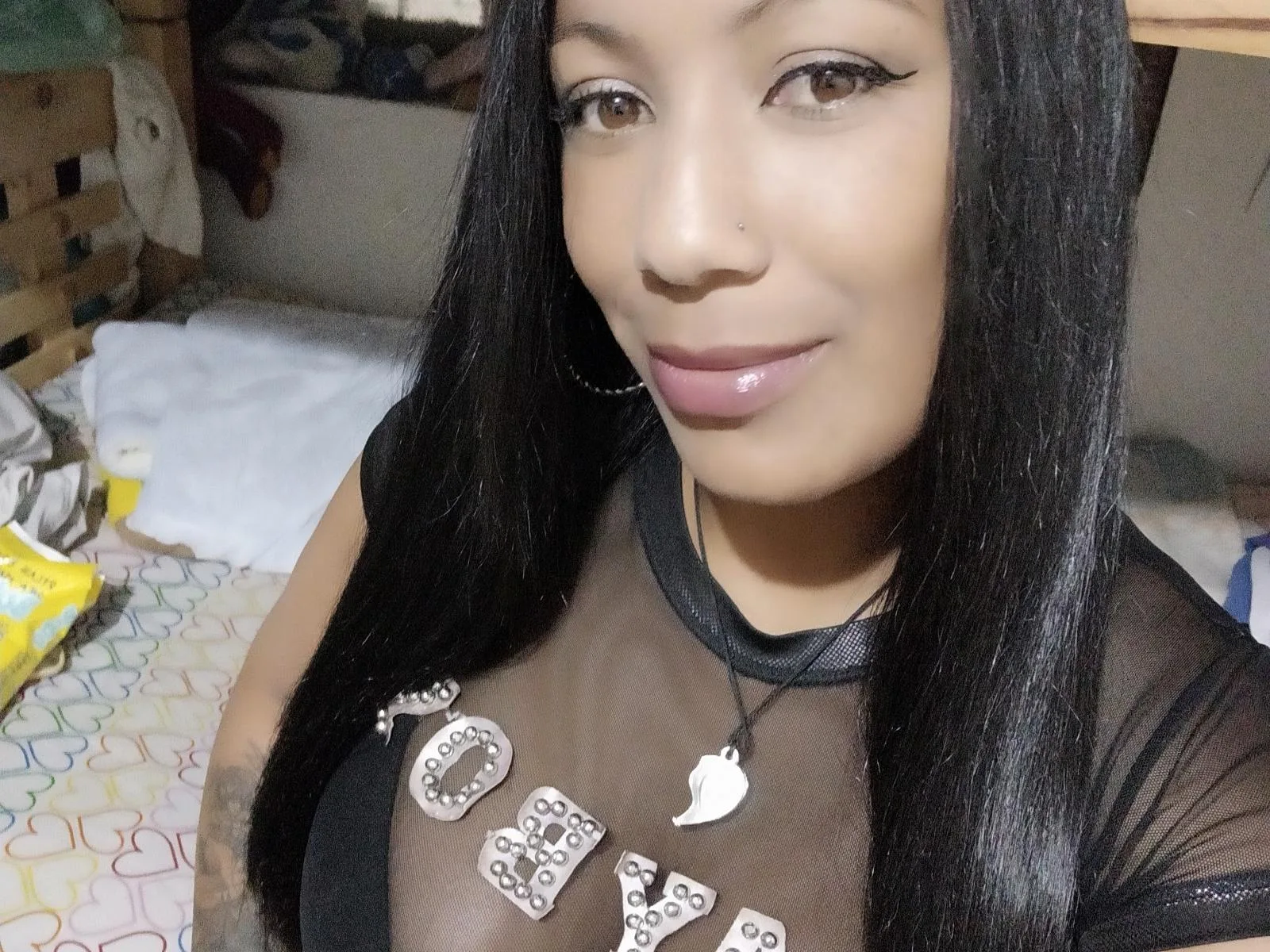 Camgirl Karla en live webcam amateur sur Mustvideos