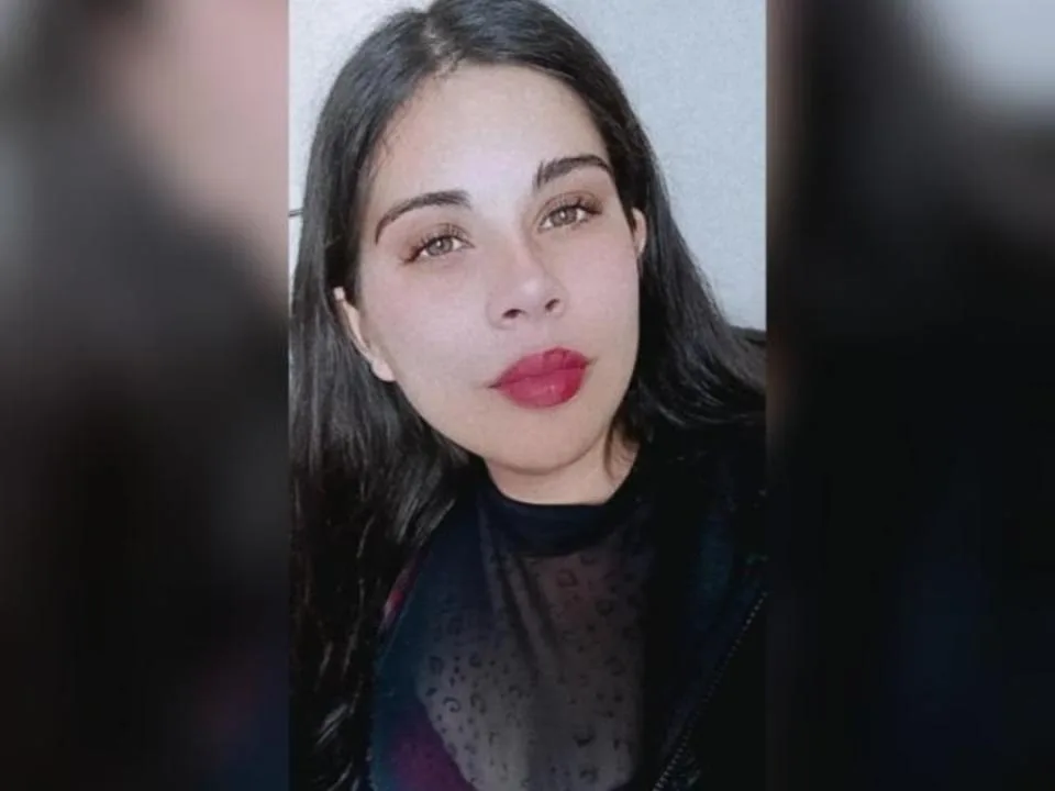 Camgirl SexMachineFire en live webcam amateur