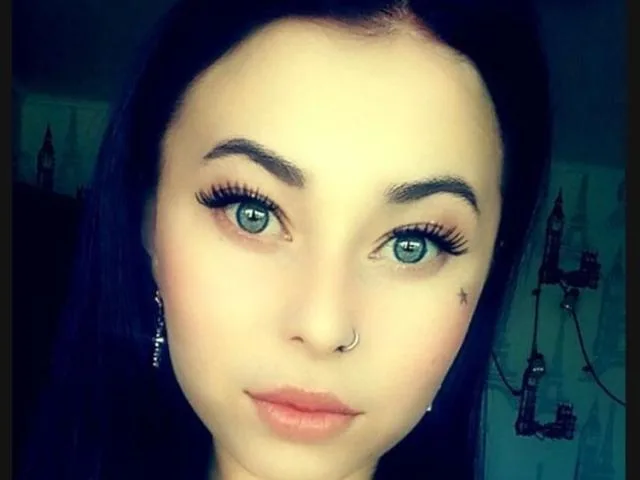 Camgirl AlisaXAlfred en live webcam amateur