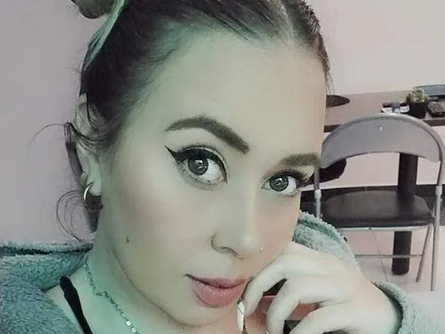 Camgirl Valeein en live webcam amateur sur Mustvideos
