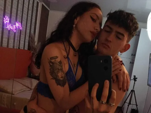 Camgirl AnnieXAndrew en live webcam amateur