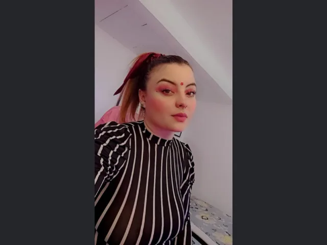 Camgirl RedSoul en live webcam amateur