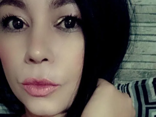 Camgirl AnaPaloma en live webcam amateur sur Mustvideos