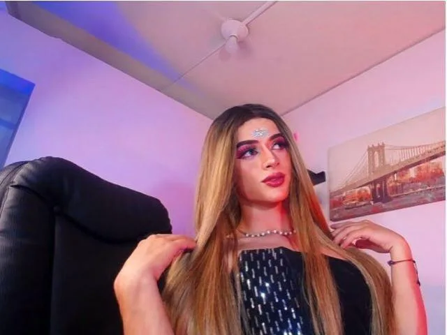 Camgirl BrianaDoll en live webcam amateur