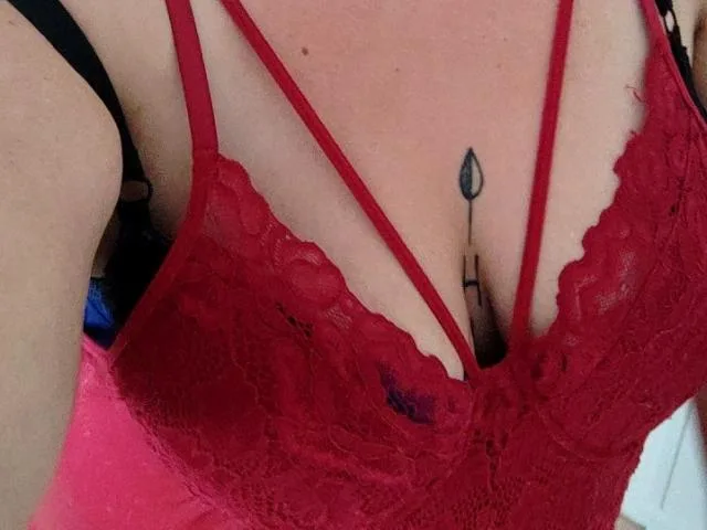 Camgirl TigresseHot69 en live webcam amateur sur Mustvideos