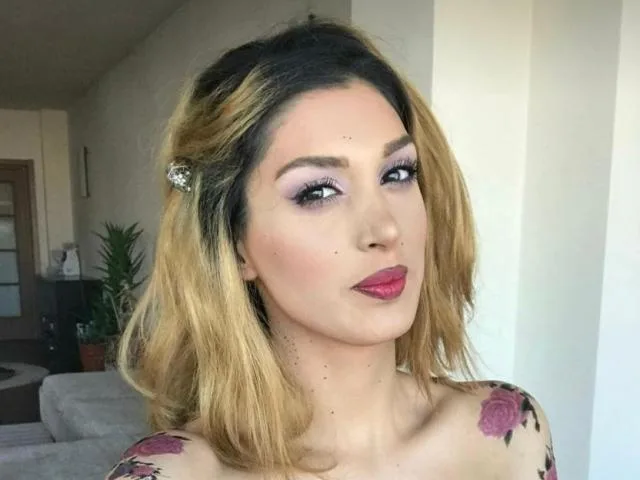 Camgirl PersianBaddie en live webcam amateur