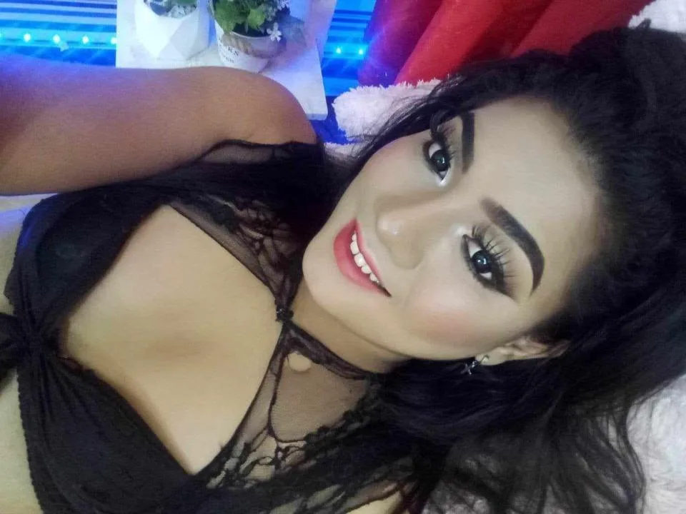 Camgirl TrinaMcQueen en live webcam amateur