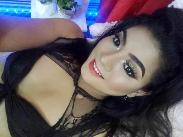 Camgirl TrinaMcQueen en live webcam amateur