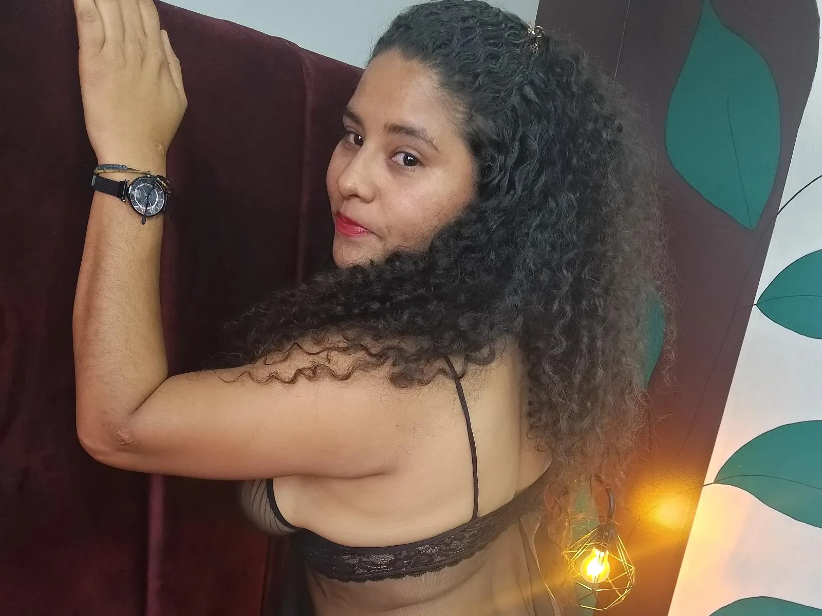 Camgirl ThunderGina en live webcam amateur sur Mustvideos