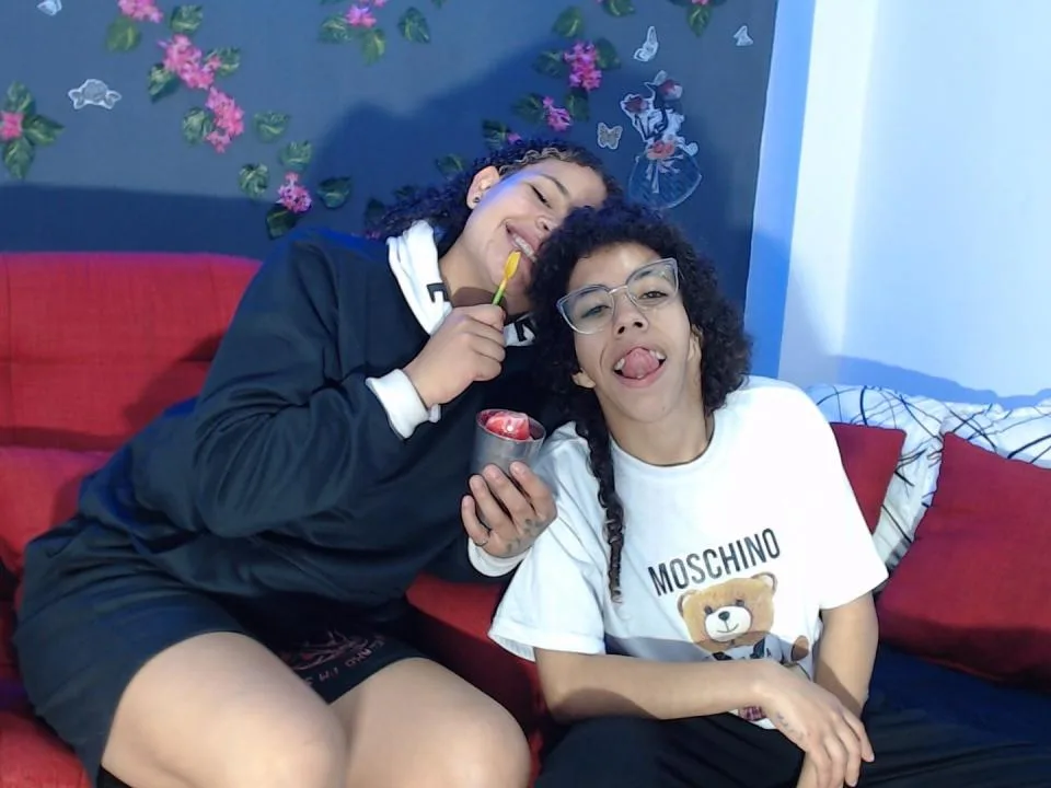 Camgirl KarithoAlis en live webcam amateur sur Mustvideos