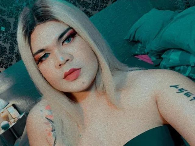 Camgirl FameAmor en live webcam amateur