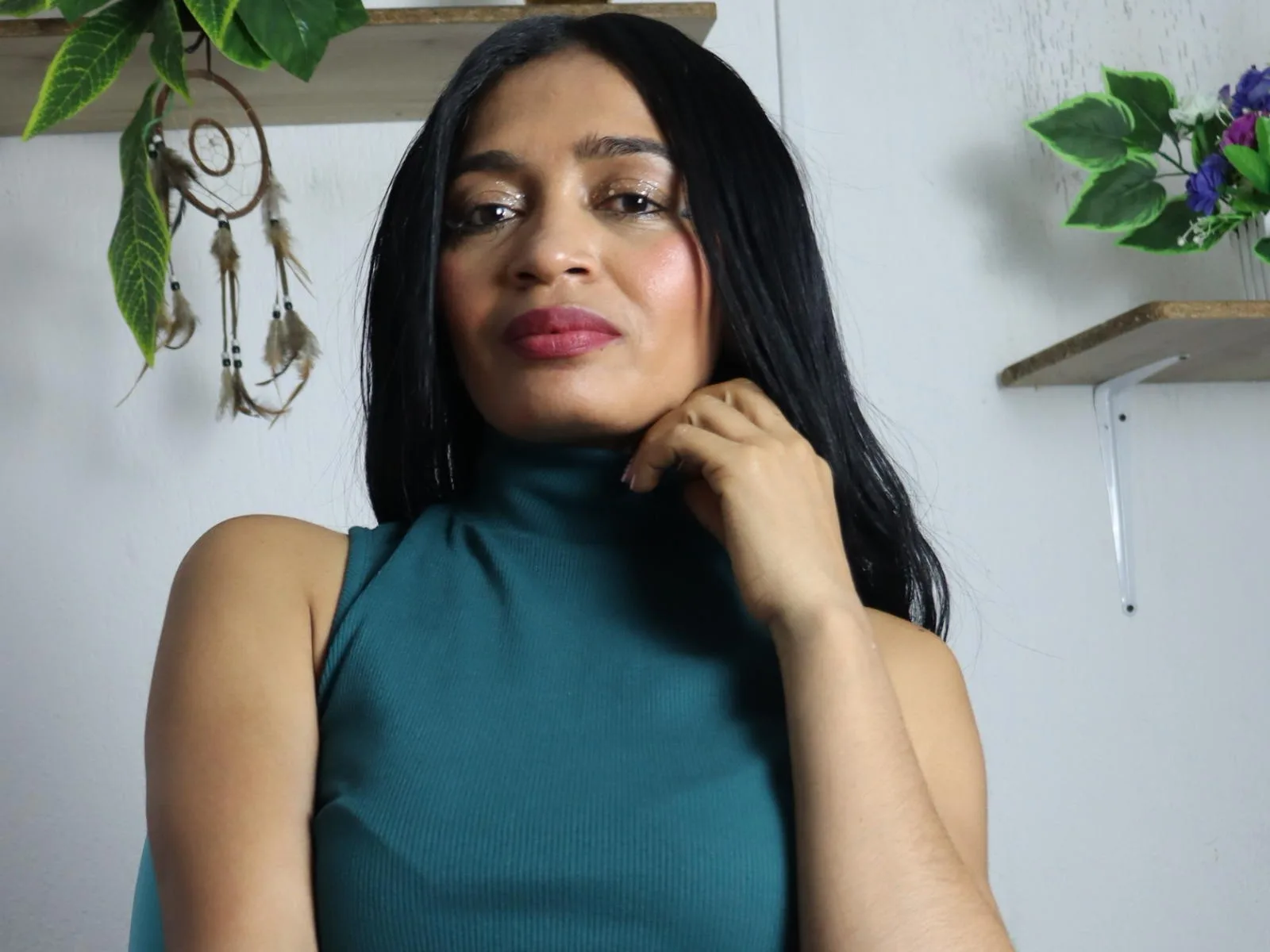 Camgirl LiyaKin en live webcam amateur sur Mustvideos
