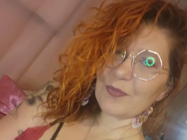 Camgirl Choukette en live webcam amateur