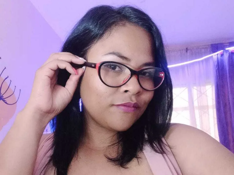 Camgirl AlbaSexy en live webcam amateur sur Mustvideos
