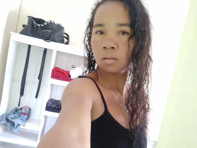 Camgirl Aniricha en live webcam amateur