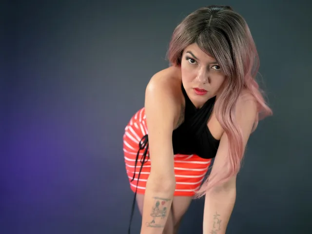 Camgirl ColetteM en live webcam amateur
