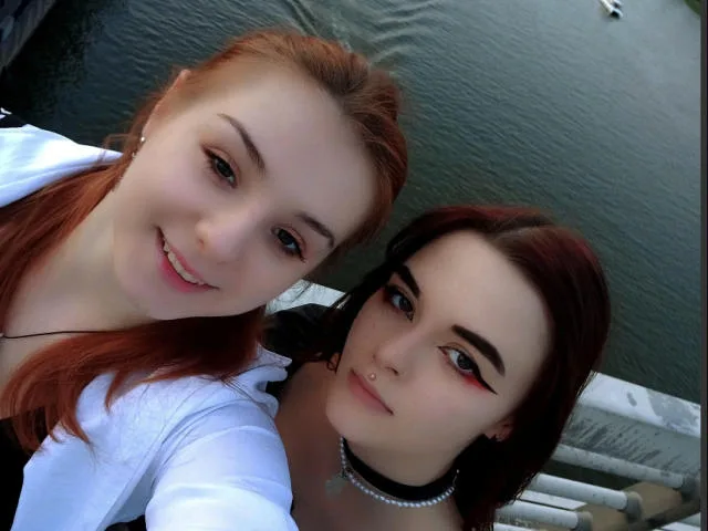 Camgirl ConcubinesLovers en live webcam amateur