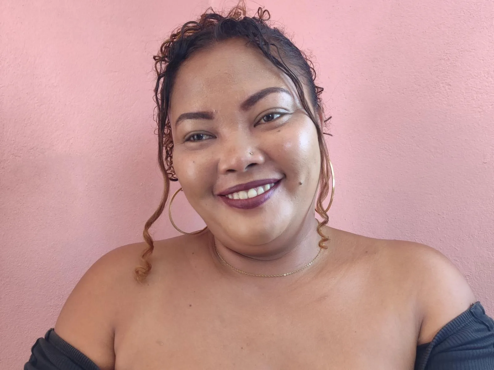 Camgirl MayarahG en live webcam amateur sur Mustvideos
