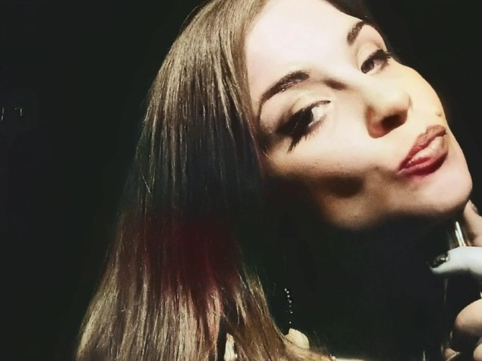 Camgirl AliceCroft en live webcam amateur