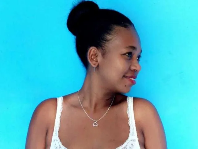 Camgirl MarinaFirst en live webcam amateur