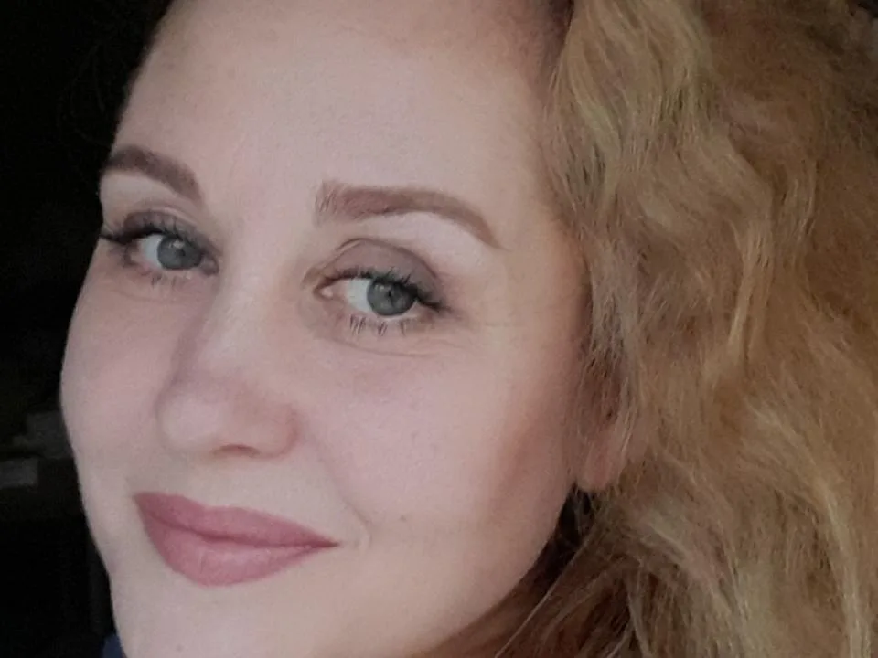 Camgirl ShannonLottie en live webcam amateur