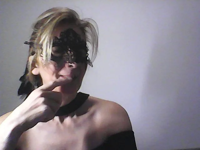 Camgirl MissyK en live webcam amateur