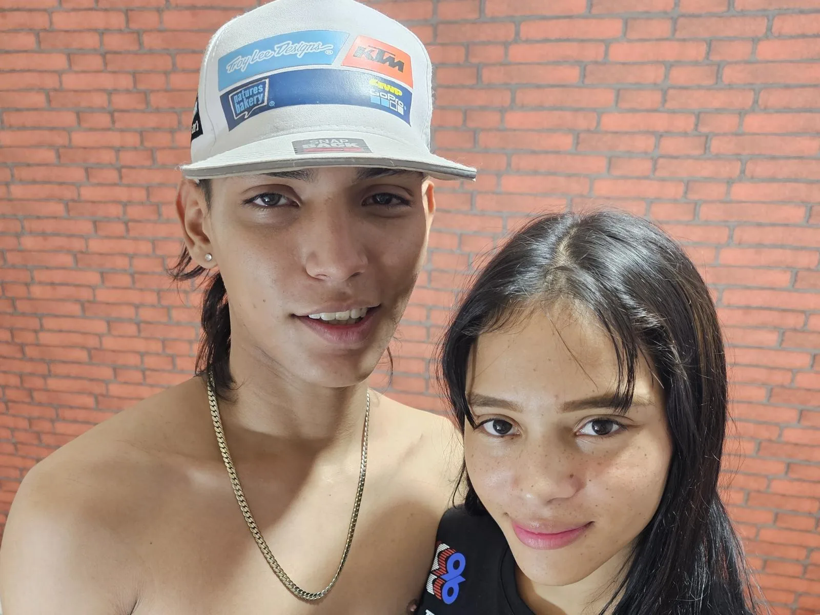 Camgirl CoupleMaris en live webcam amateur sur Mustvideos