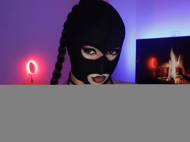 Camgirl TathiiDelvey en live webcam amateur