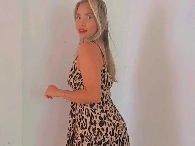 Camgirl DulxeDaniela en live webcam amateur