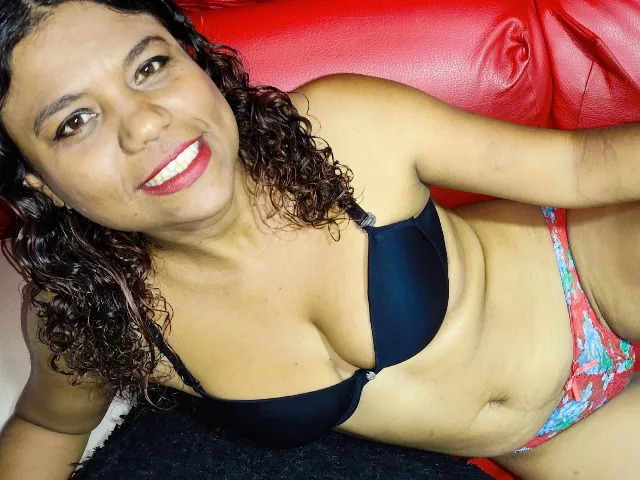 Camgirl RoxannaKorz en live webcam amateur