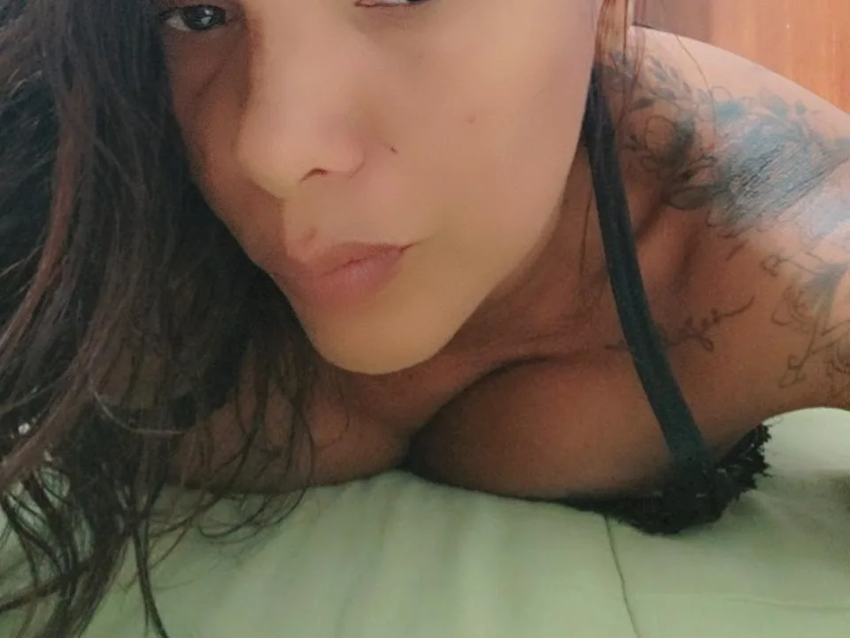 Camgirl SabrinaCatrina en live webcam amateur sur Mustvideos