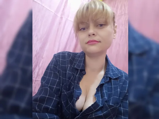 Camgirl LindaRoutz en live webcam amateur