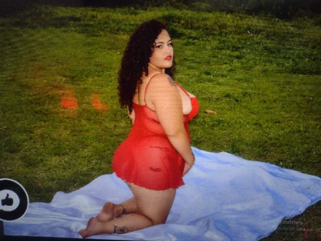 Camgirl LucyGabrielax en live webcam amateur
