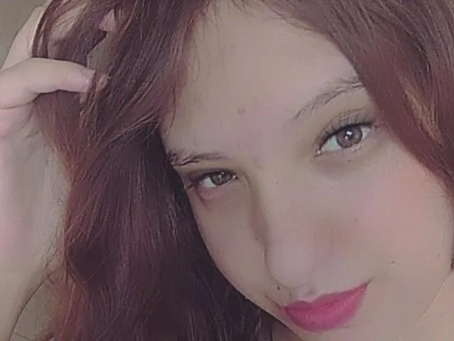 Camgirl Yasminia en live webcam amateur