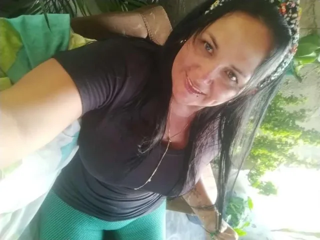 Camgirl CelesteMiiller en live webcam amateur