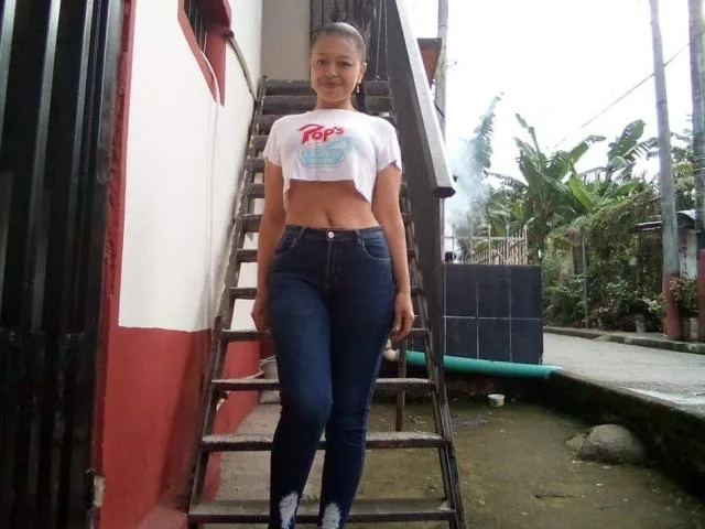 Camgirl KendraDiaz en live webcam amateur