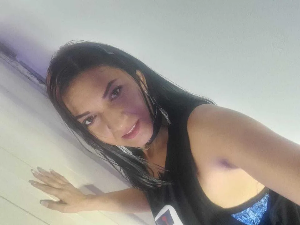 Camgirl AngelBits en live webcam amateur sur Mustvideos