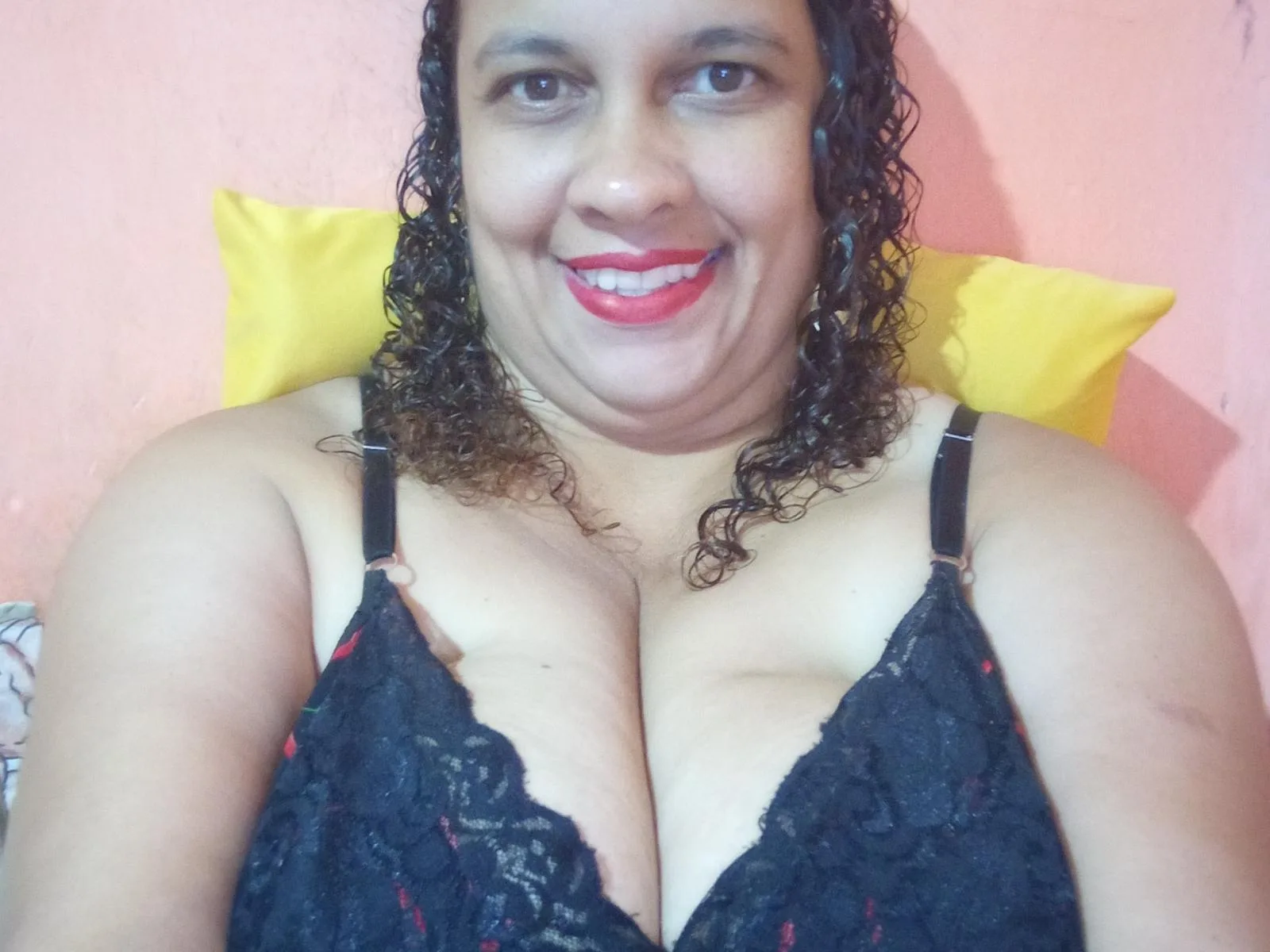 Camgirl GataLuisa en live webcam amateur sur Mustvideos